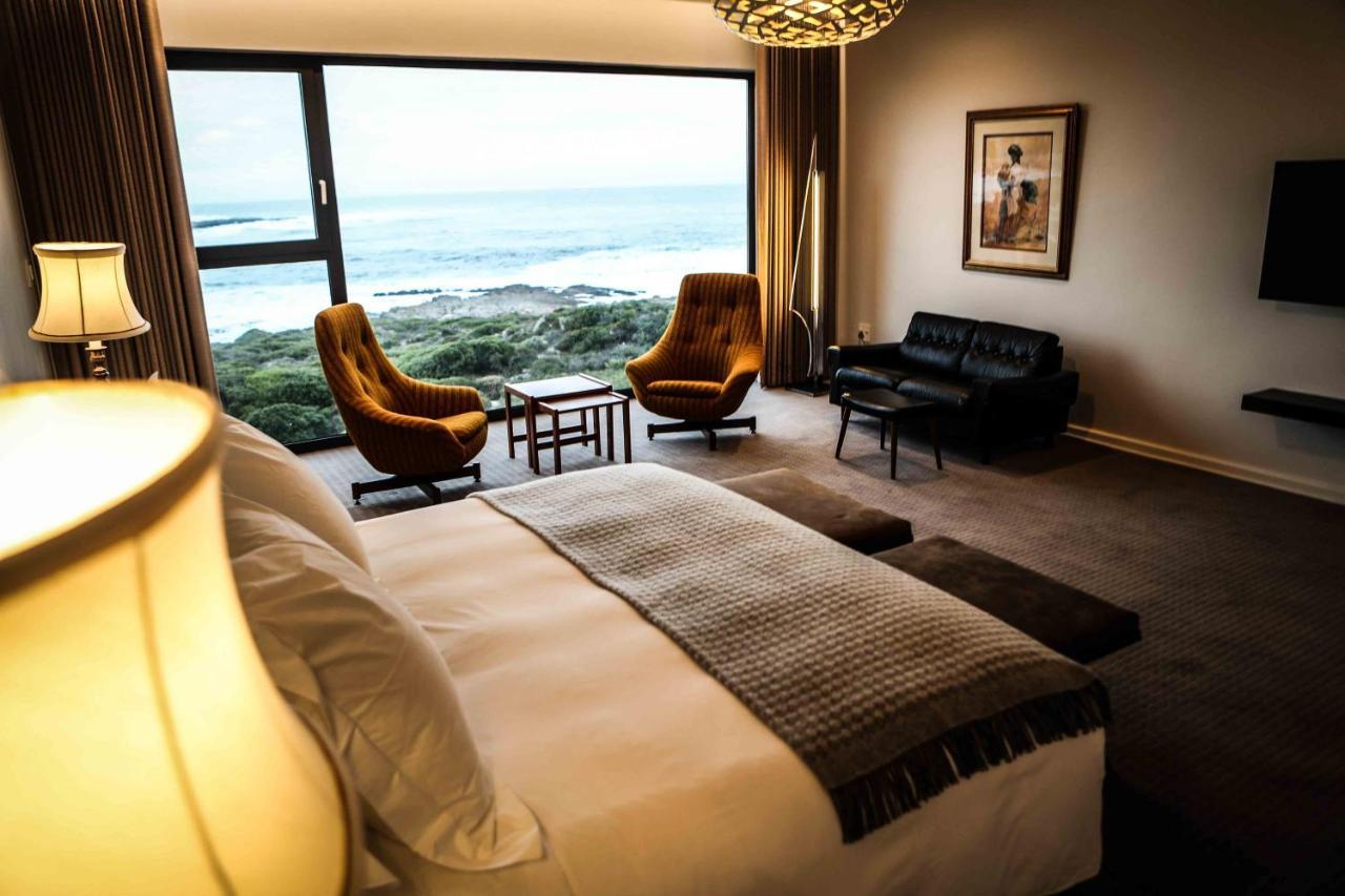 Schulphoek Seafront House Hermanus Extérieur photo A room at the Bay of Agulhas