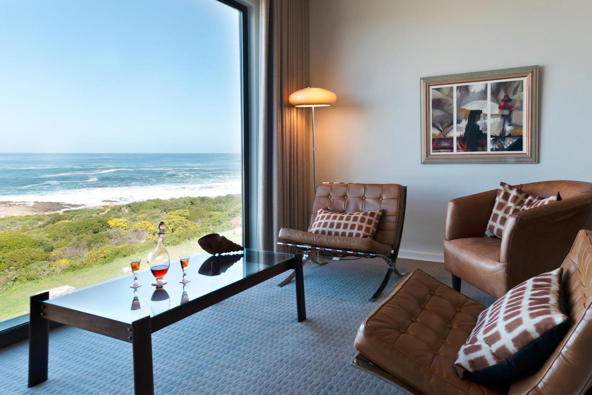 Schulphoek Seafront House Hermanus Extérieur photo A room at the Oyster Box