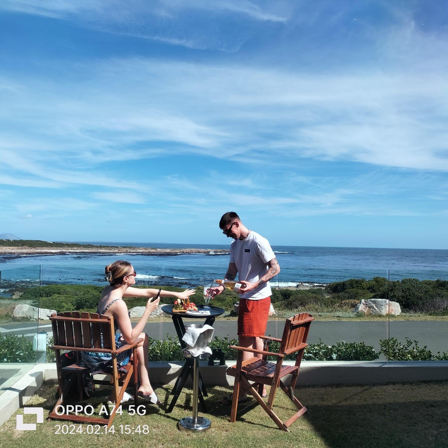 Schulphoek Seafront House Hermanus Extérieur photo A braai in Hermanus, South Africa