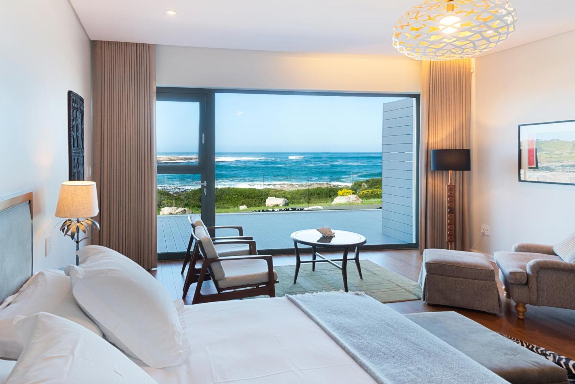 Schulphoek Seafront House Hermanus Extérieur photo A room at the hotel