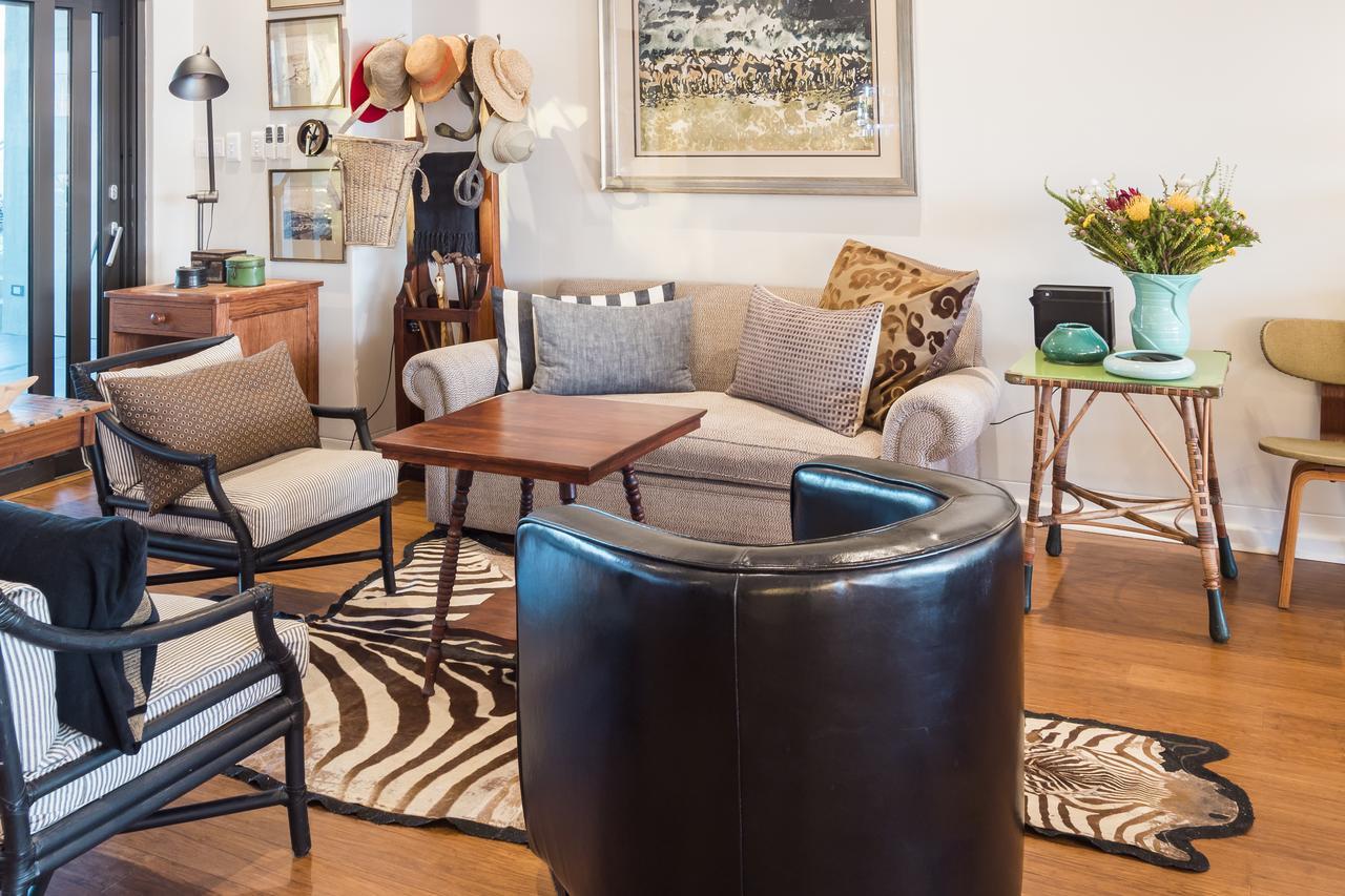 Schulphoek Seafront House Hermanus Extérieur photo A living room in a home