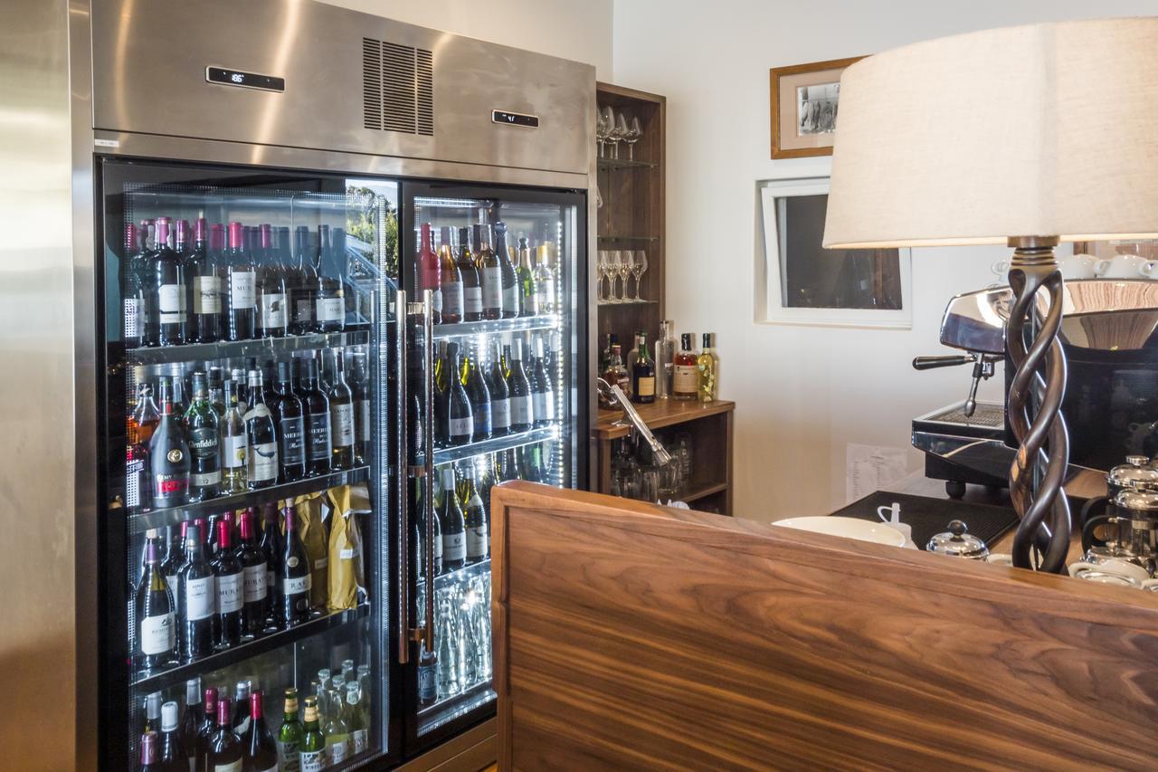 Schulphoek Seafront House Hermanus Extérieur photo A wine cooler